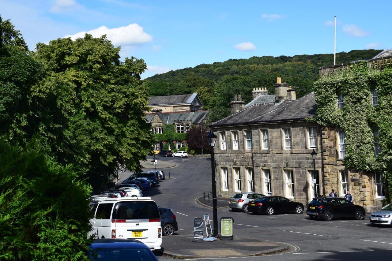 The Buxton Retreat A Luxurious 3-Storey Townhouse With Four Poster Bed And Double Jacuzzi Bath" Dış mekan fotoğraf